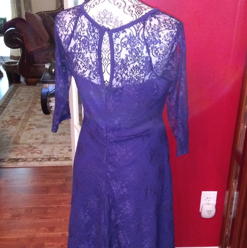 Dress - Picture 2 of 2